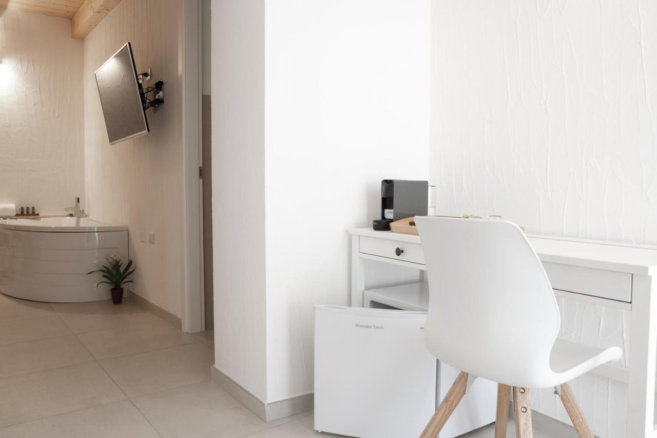 Guest House Sciola - Ts Rooms B&B San Sperate Bagian luar foto